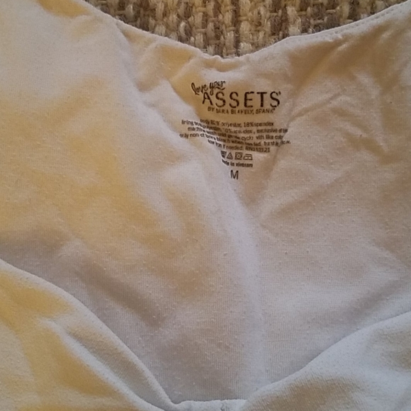 Sarah Blakley Assets White Tank Top - Picture 2 of 5